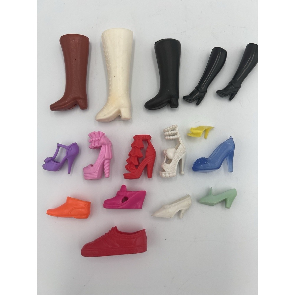 VTG 80s &‎ 90s Lot of 16 Single Barbie Style Doll Shoes Unbranded NO PAIRS